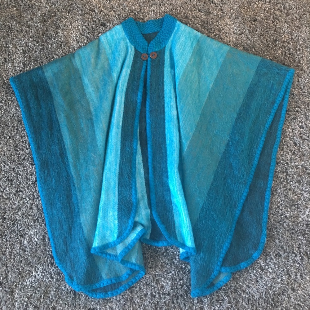 Had knit VINTAGE poncho